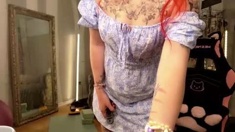 awesomeblossommm online show from July 5, 6:22 pm