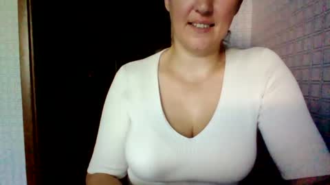 awesomeladyy online show from July 1, 6:47 am