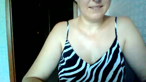 awesomeladyy online show from July 1, 9:10 am