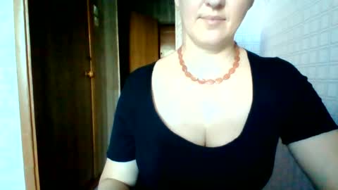 awesomeladyy online show from July 2, 7:20 am