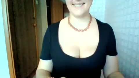 awesomeladyy online show from July 2, 12:28 pm