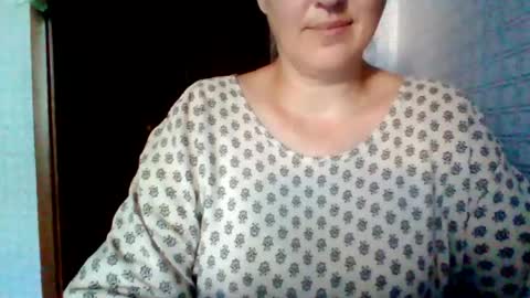 awesomeladyy online show from August 12, 6:49 am