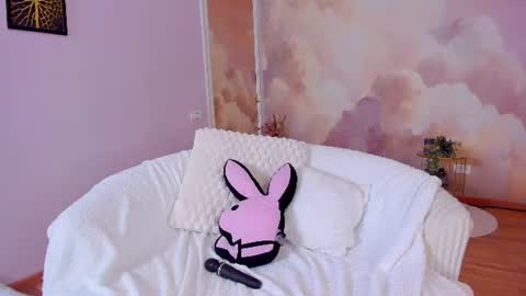 Ella online show from July 19, 5:31 am
