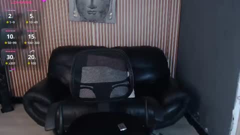 axeel_frost online show from August 13, 6:27 am
