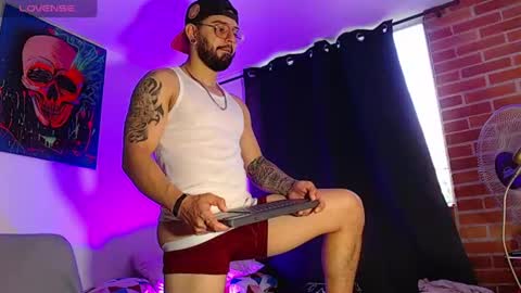 Independiente Model online show from July 21, 10:01 pm