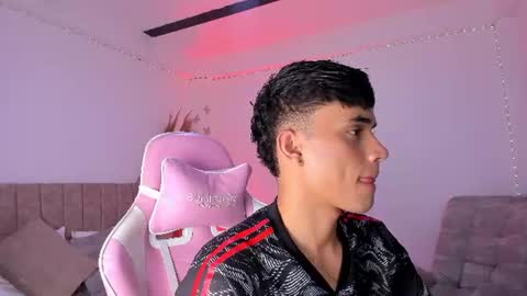 AXEL online show from August 1, 8:53 am
