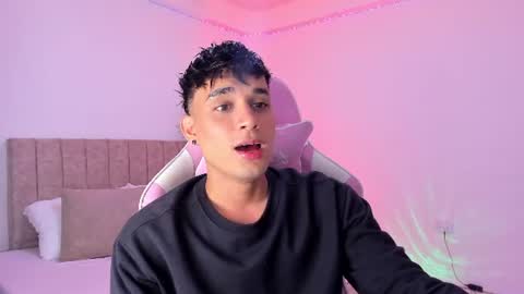 AXEL online show from August 12, 1:52 am