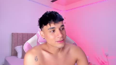 AXEL online show from August 12, 4:04 am