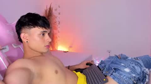 AXEL online show from August 15, 4:38 am
