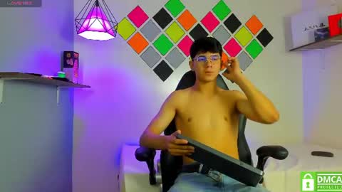 axel_rose20 online show from August 6, 3:05 am