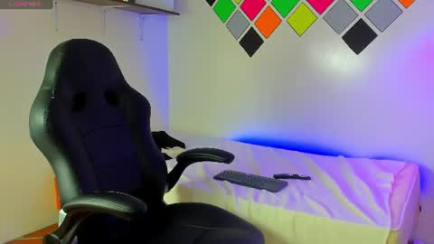axel_rose20 online show from August 7, 7:52 am