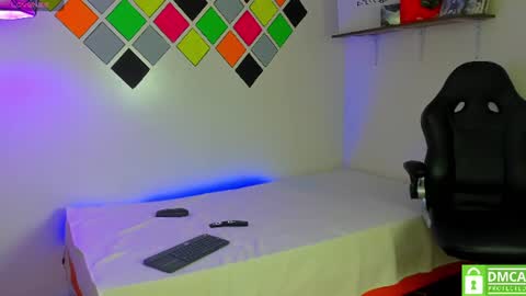 axel_rose20 online show from August 8, 7:41 am
