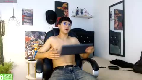 axel_rose20 online show from August 13, 3:31 am