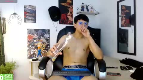axel_rose20 online show from August 13, 6:49 am