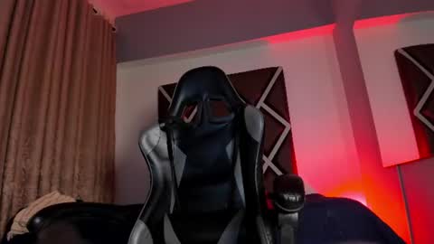 Axel  online show from August 9, 7:42 am