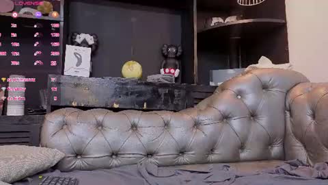 Axel  online show from August 8, 2:55 am