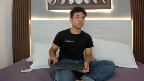 axel_west8 online show from September 8, 12:45 pm