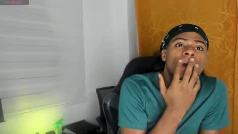 axelbycortez online show from August 16, 4:05 am