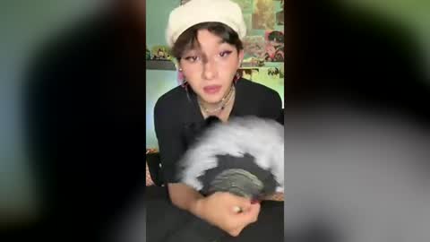 axelkitten online show from August 18, 4:18 am
