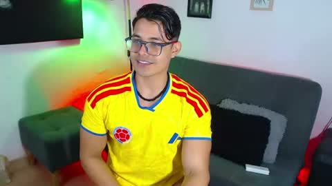 axell online show from July 4, 1:30 am