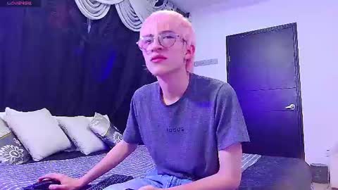 axell_stone online show from August 13, 11:30 pm