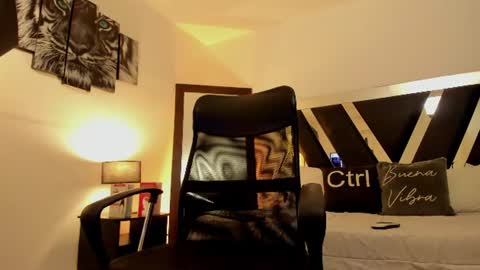 axelmartinezz online show from July 24, 3:42 am
