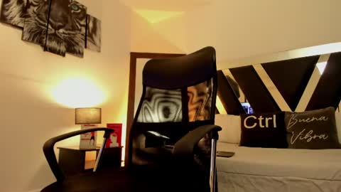 axelmartinezz online show from July 25, 2:04 am
