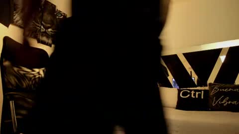 axelmartinezz online show from August 1, 2:28 am