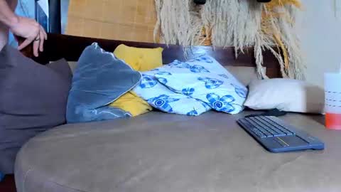 Axel  online show from August 15, 2:32 pm
