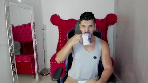 Axel online show from July 20, 11:35 am
