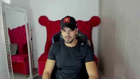 Axel online show from August 13, 11:35 am
