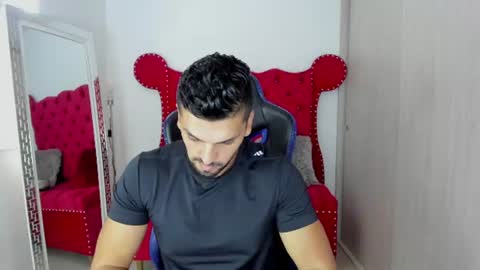 Axel online show from August 13, 7:39 pm