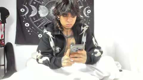 Axel Kush online show from July 15, 11:55 am