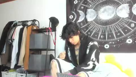 Axel Kush online show from July 17, 1:22 pm