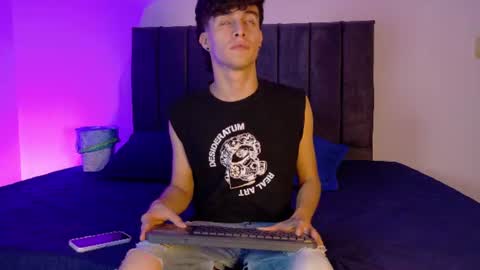 Alex  online show from August 7, 2:33 am