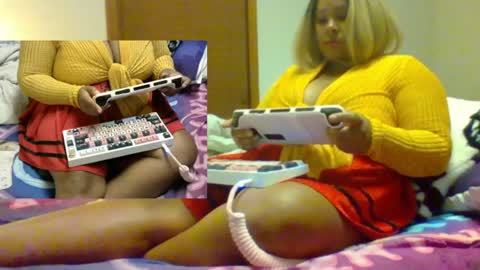 KittiRoseBell online show from August 8, 4:45 am