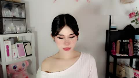 AYAHOSHILOVESYOU online show from July 28, 5:35 am