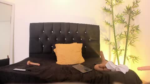 ayira_caramel online show from August 9, 5:03 pm