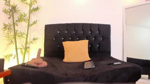 ayira_caramel online show from August 14, 3:15 pm