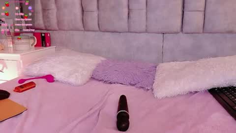 ayla_han online show from August 6, 11:09 am