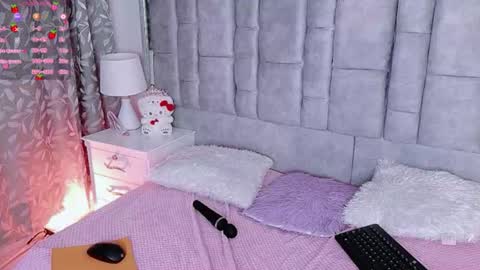 ayla_han online show from August 9, 5:19 am