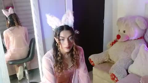 AYLEEN    online show from July 19, 8:05 am