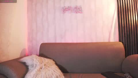ayleen_mitchell online show from August 3, 12:06 am
