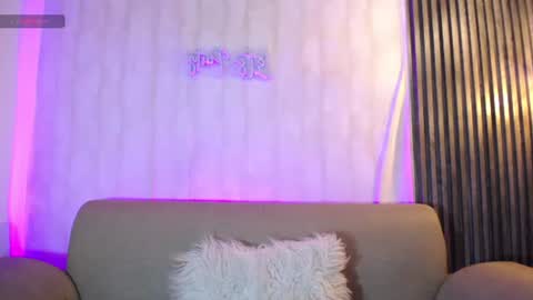 ayleen_mitchell online show from August 6, 10:20 pm