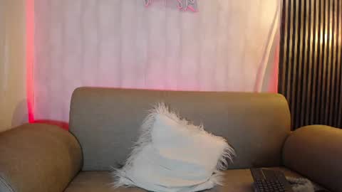ayleen_mitchell online show from August 9, 4:46 am
