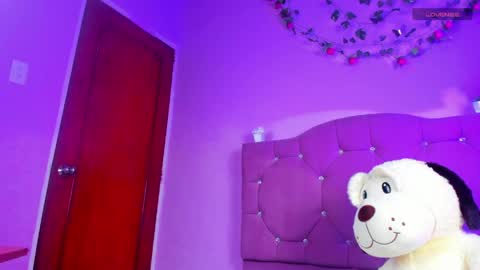 Aylen Moon  online show from April 10, 6:25 pm