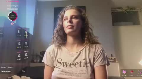 Ayreen Moore online show from July 28, 6:36 pm