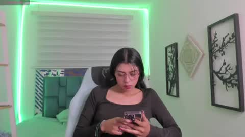 Aysha online show from August 7, 1:05 am