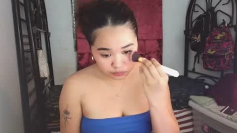 azariahh_ online show from August 14, 2:15 am