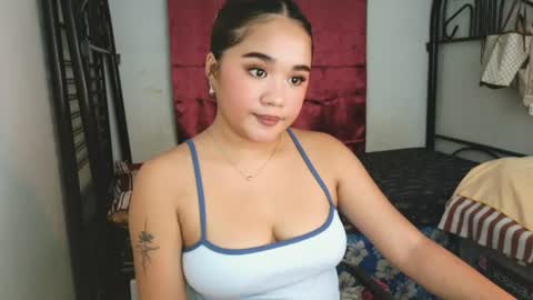 azariahh_ online show from August 16, 7:18 pm